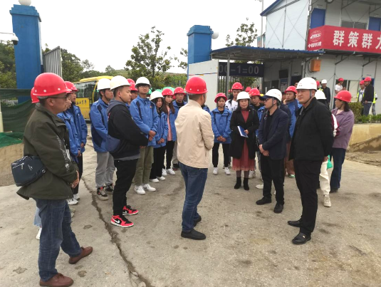 土木工程系组织师生赴中铁十七局毕节幼专二期建设项目施工现场参观学习