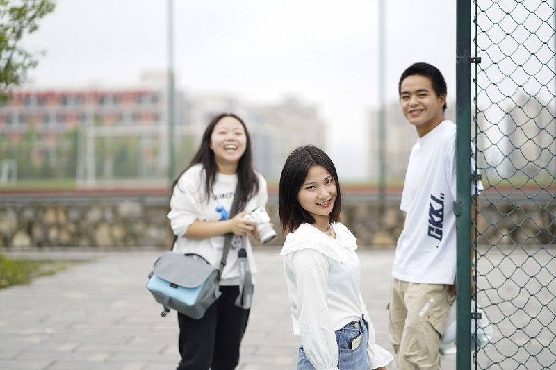 校园一角学生风采