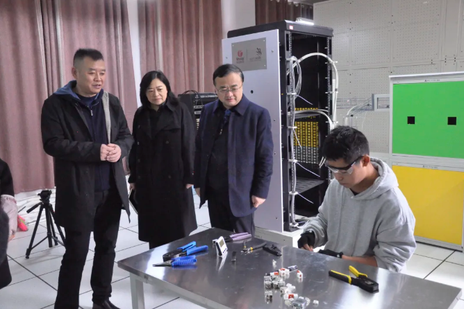 服务教学一线 解决实际困难——学院领导到院属各教学系部开展调研