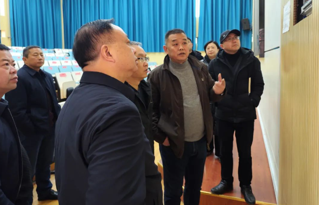 邱国援带队检查开学准备工作并部署校园安全工作