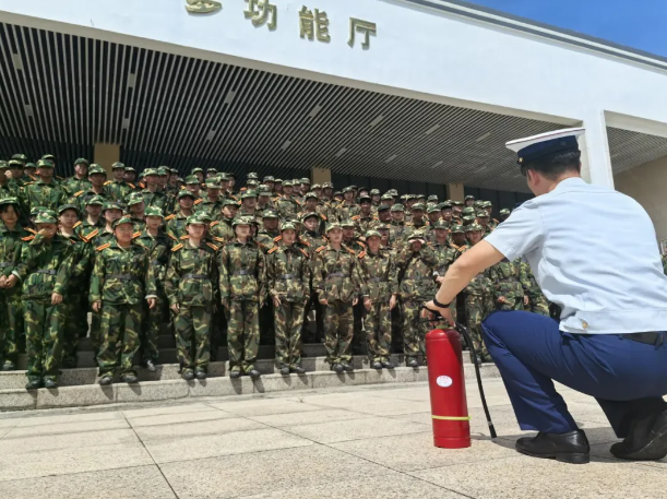 毕节工业职业技术学院开展安全知识培训暨灭火演练