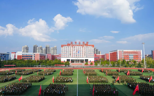 毕节工业职业技术学院2024级新生军训拉练纪实